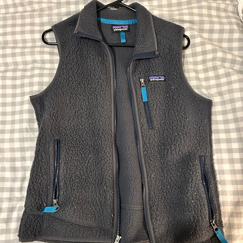 Patagonia Charcoal Fleece Vest with Teal Accents
